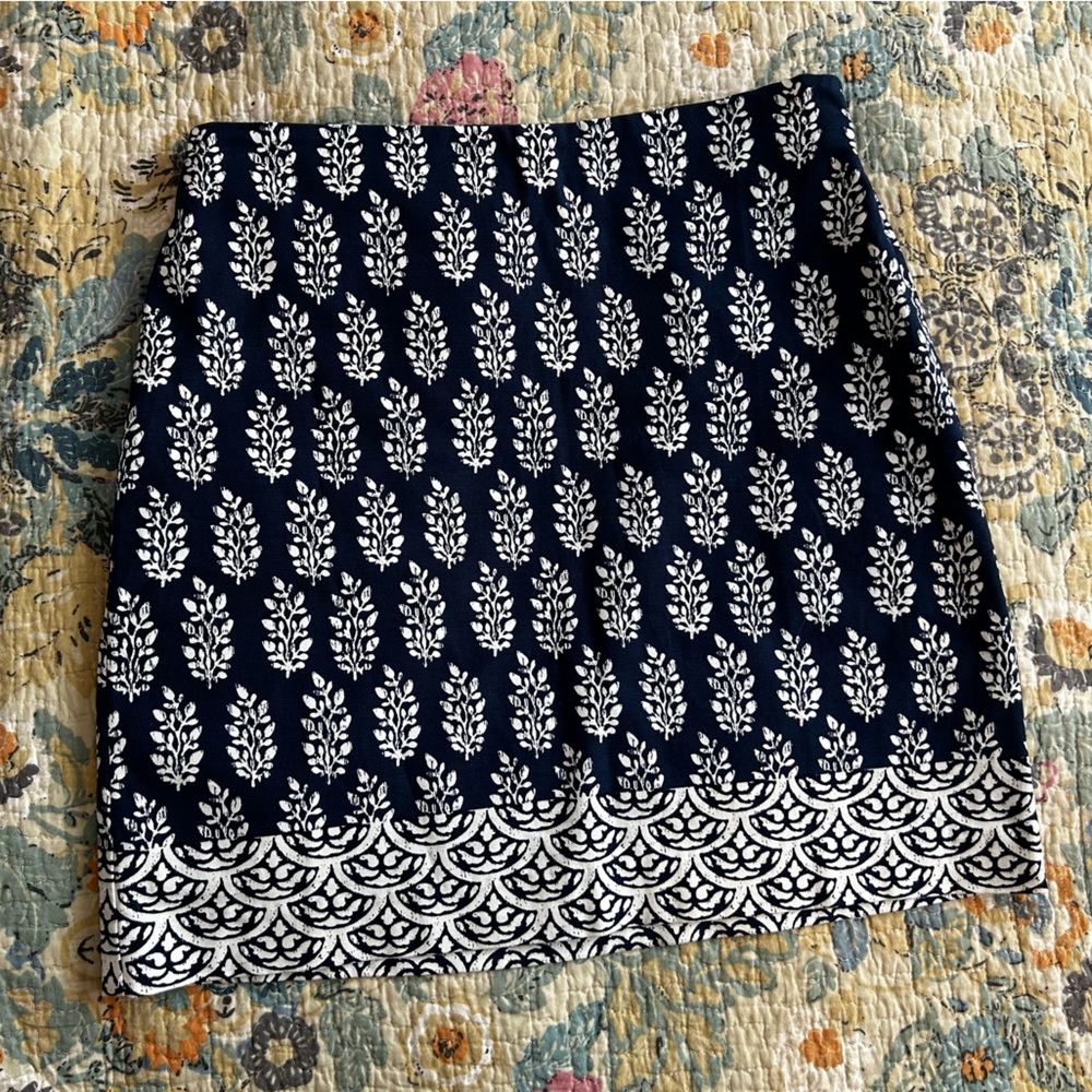 Talbots Navy & White Fitted Cotton Skirt w a Touch of Stretch